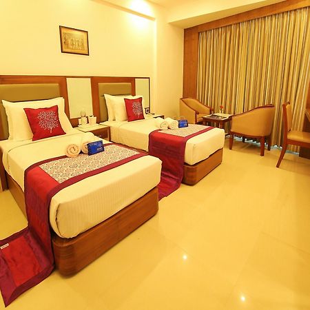 Hotel Arcadia Regency Alappuzha Buitenkant foto