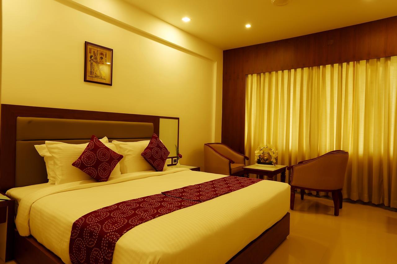 Hotel Arcadia Regency Alappuzha Buitenkant foto