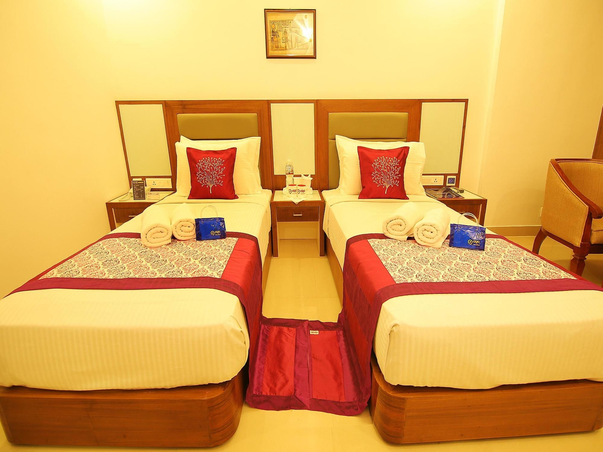 Hotel Arcadia Regency Alappuzha Buitenkant foto